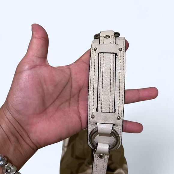 Coach - Picture 10 of 16